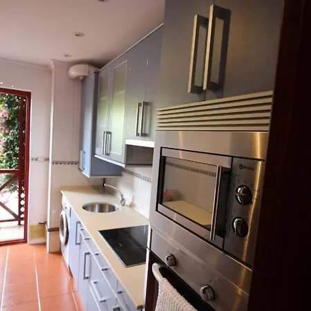 Apartamento En Complejo Residencial Rovacias Comillas